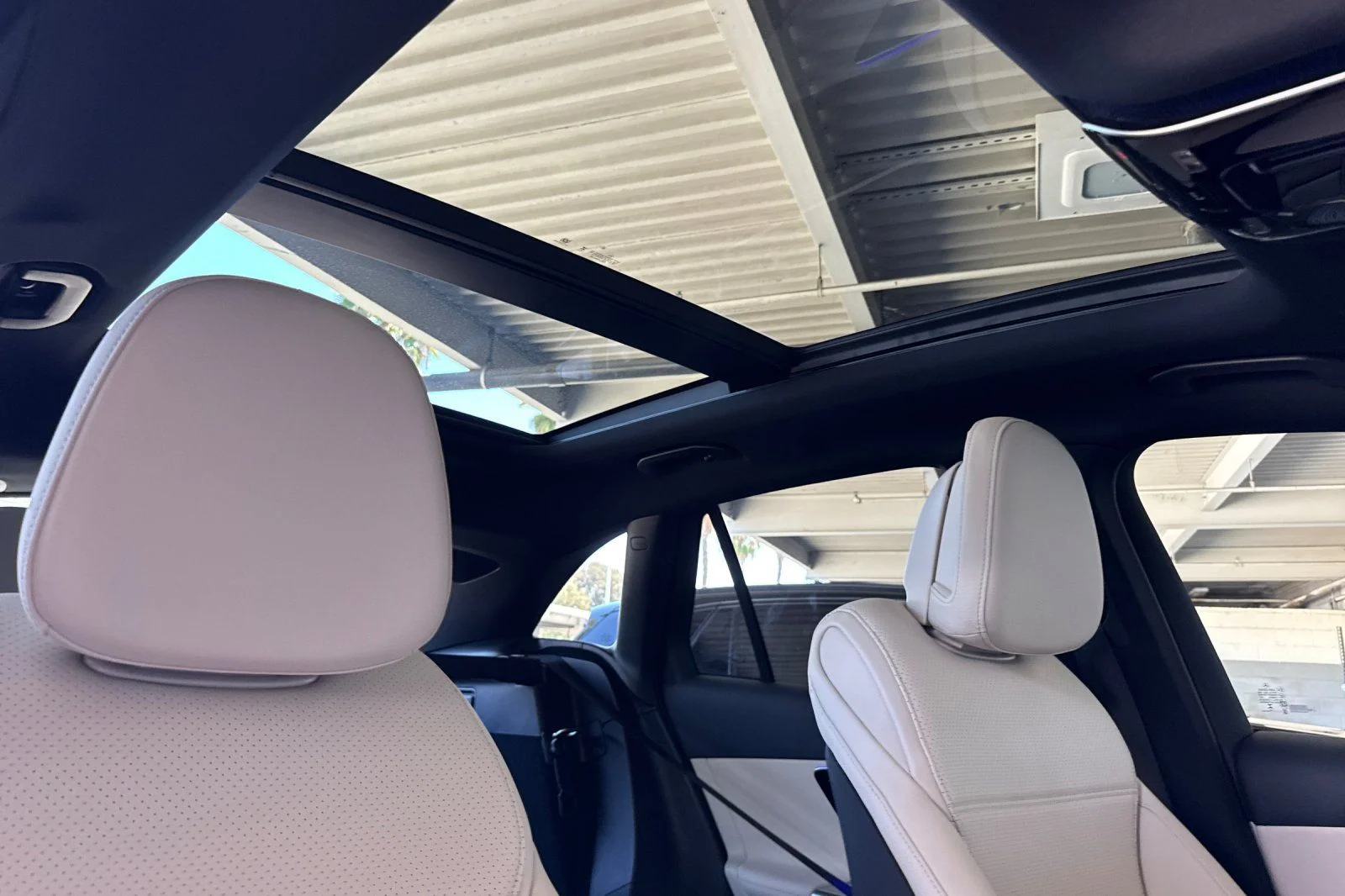 New 2027 Polar White Mercedes-Benz GLC 300 image 14