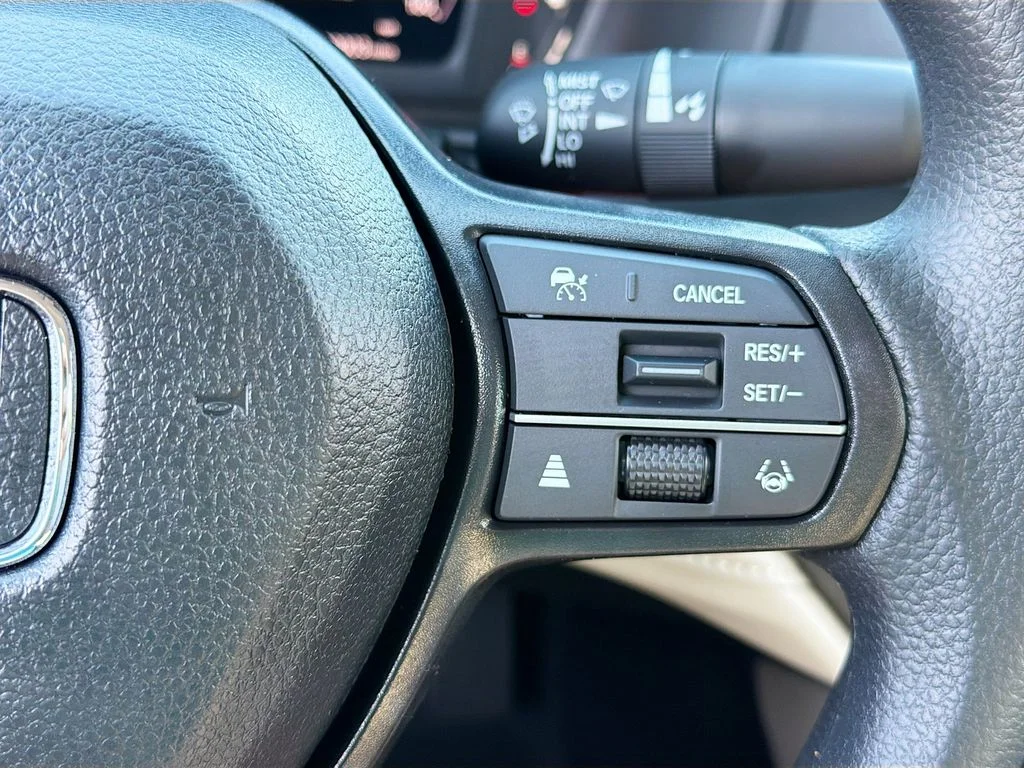 New 2026 Platinum White Pearl Honda LX image 16