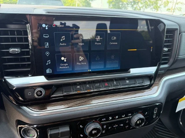 New 2026 Summit White Chevrolet LT (2FL) image 19