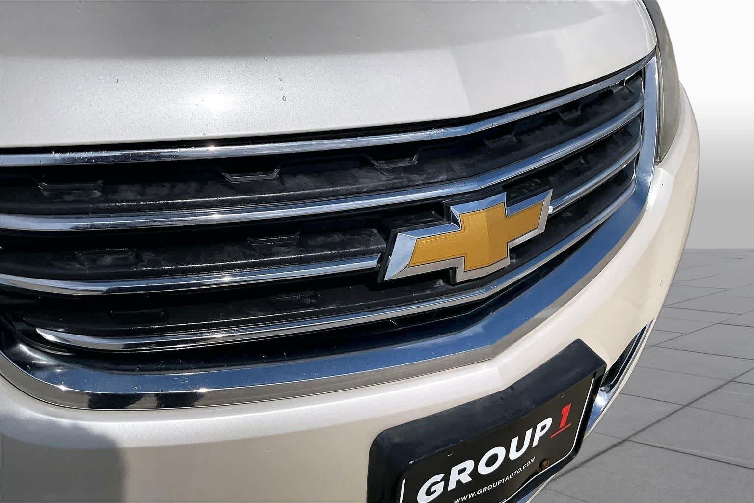 Used 2013 White Diamond Tricoat Chevrolet LT image 28
