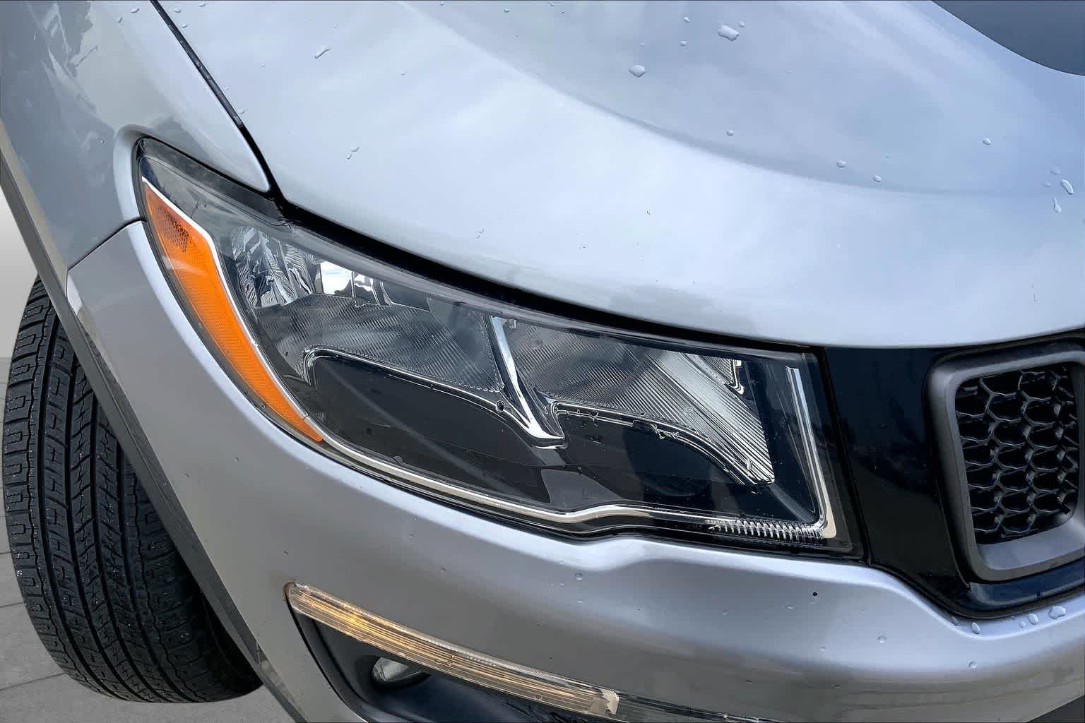 Used 2021 Billet Silver Metallic Clearcoat Jeep Trailhawk image 26
