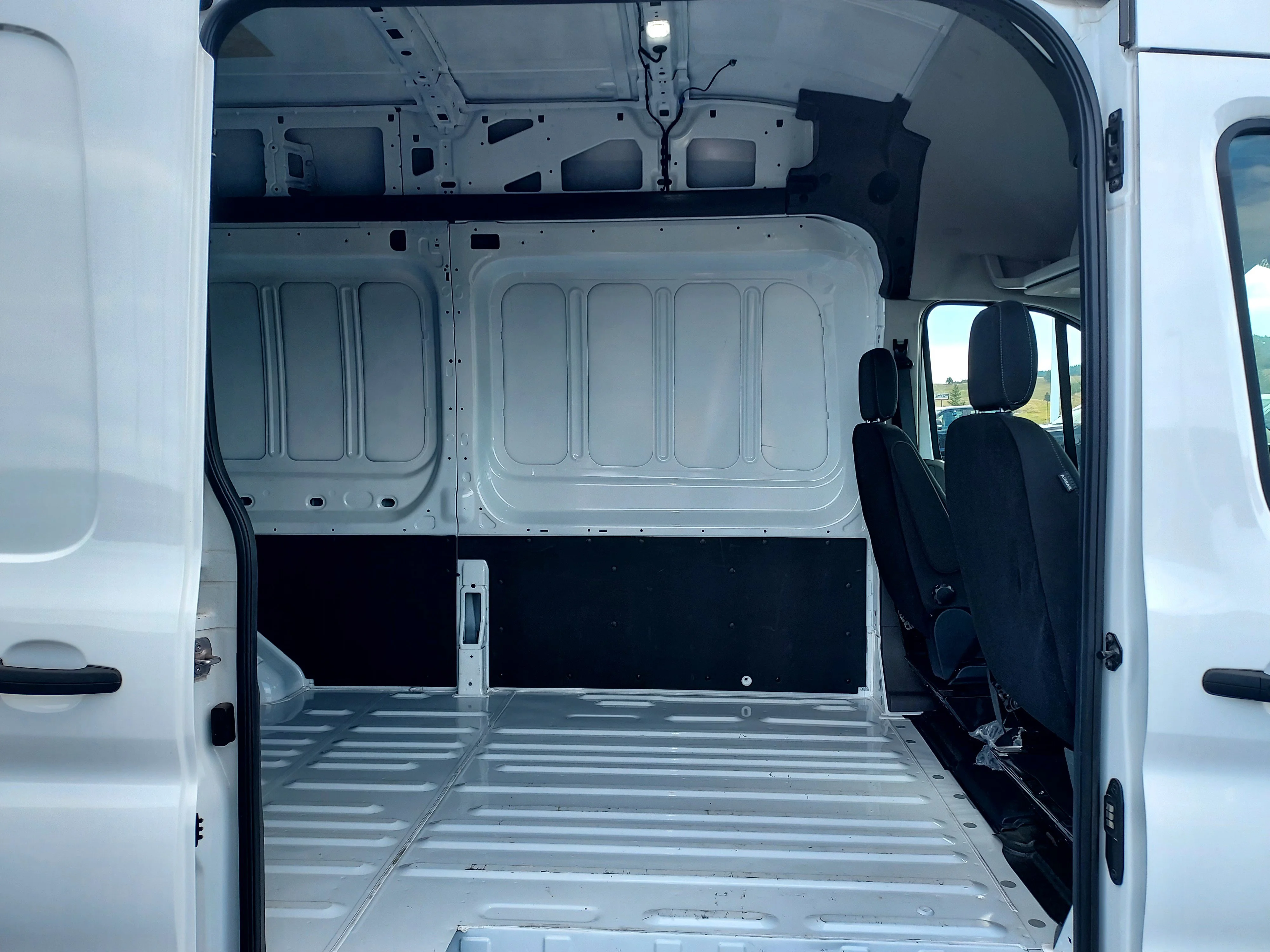 Used 2023 Oxford White Ford  image 8