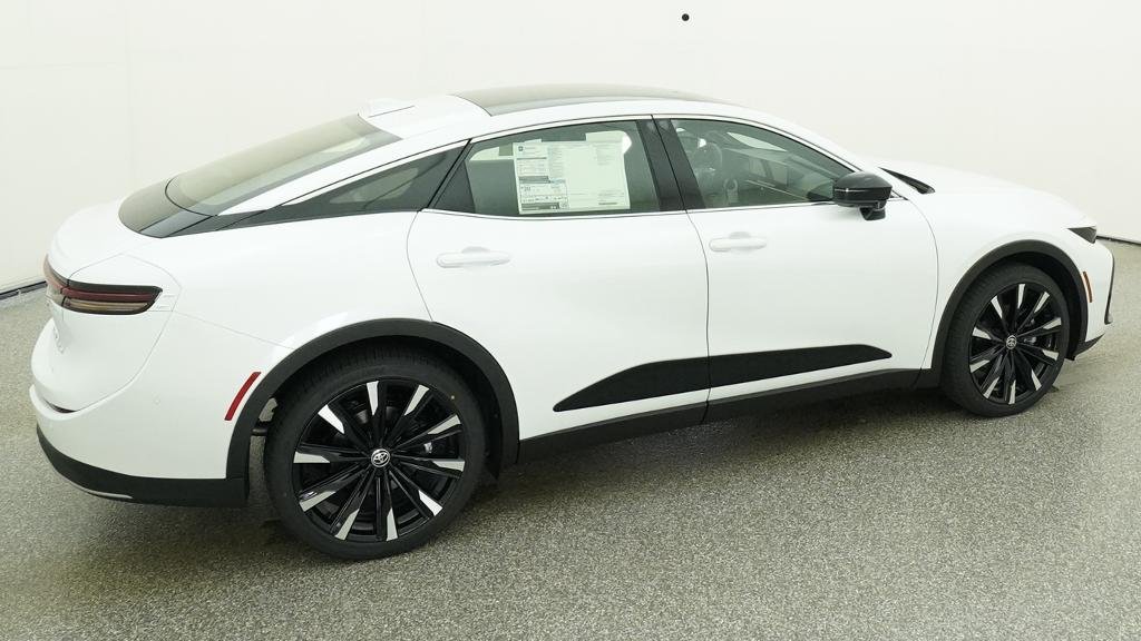 New 2026 Oxygen White Toyota Platinum image 17