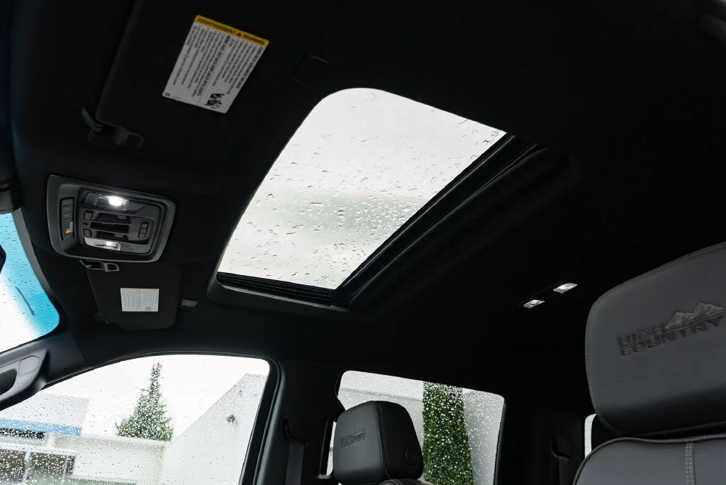 Used 2022 Northsky Blue Metallic Chevrolet High Country image 23