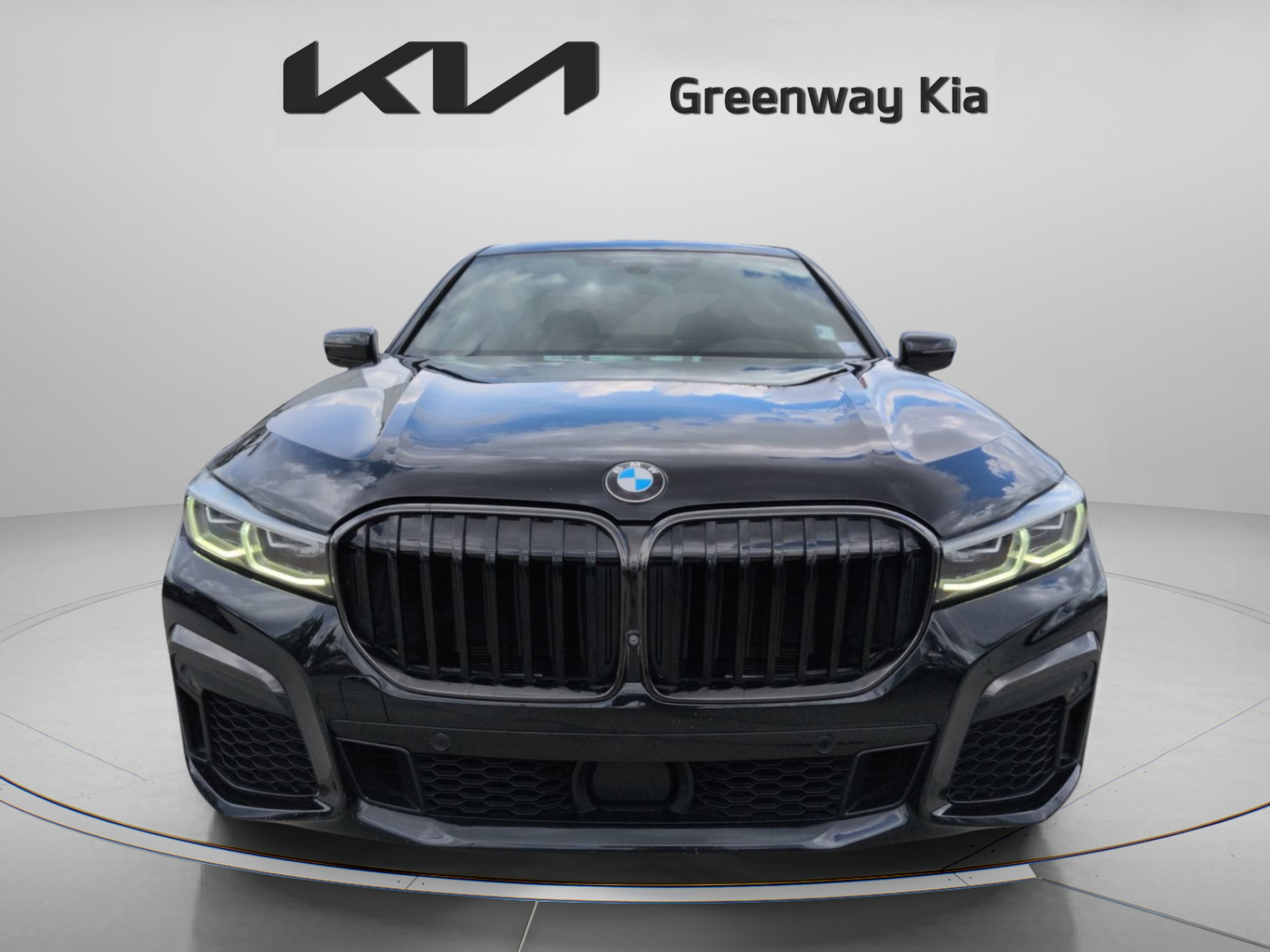 Used 2021 Black Sapphire Metallic BMW 750i xDrive image 3
