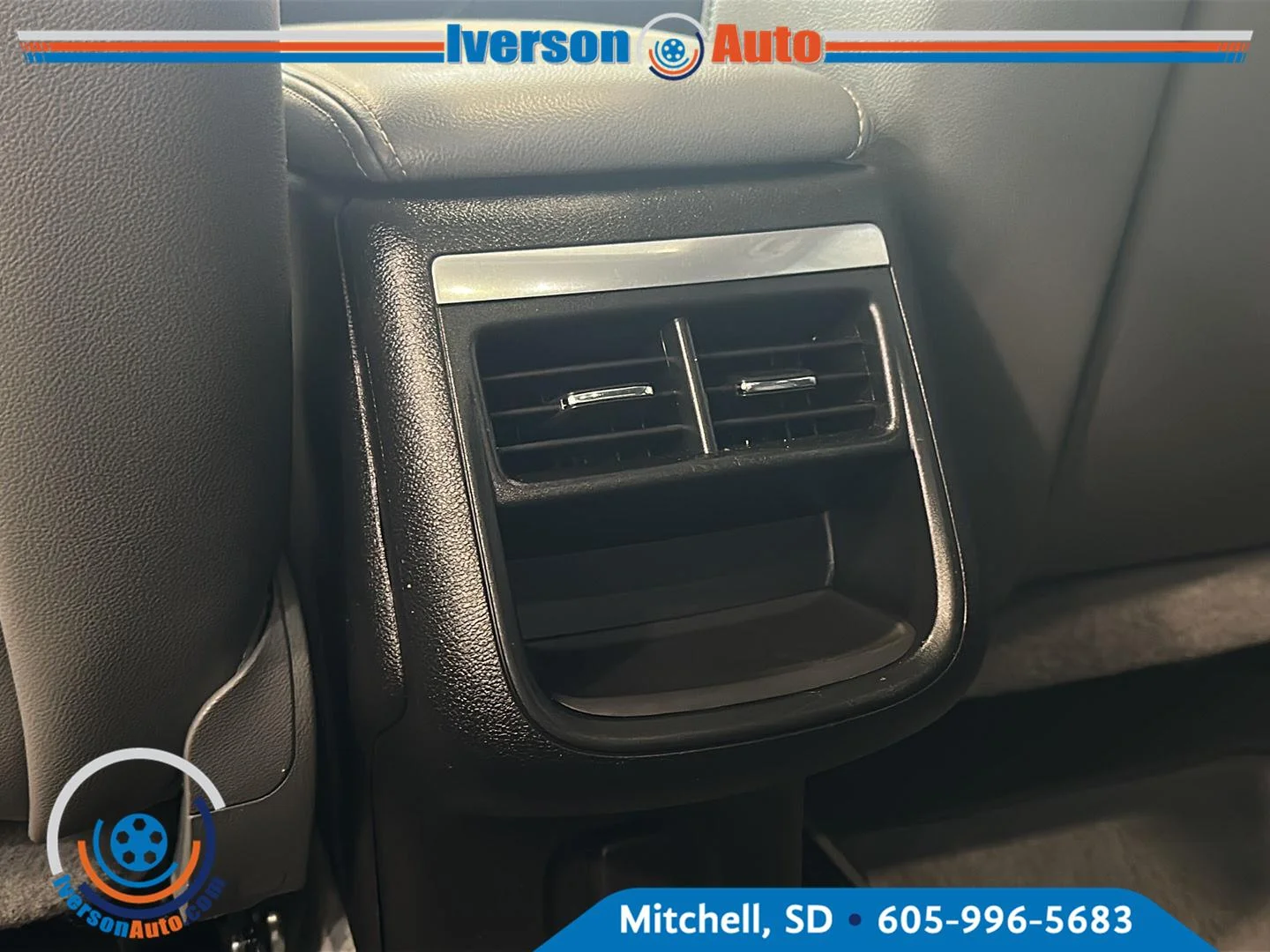Used 2014 Silver Topaz Metallic Chevrolet LT image 28