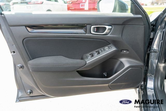 Used 2022  Honda EX image 17