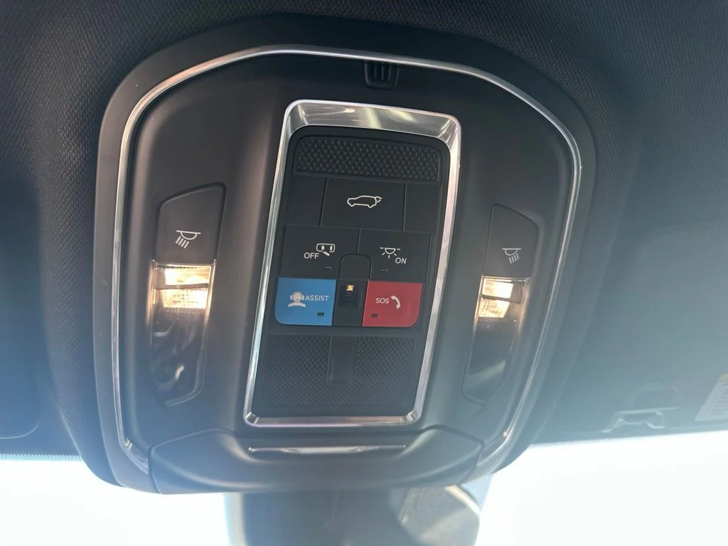Used 2024 Diamond Black Jeep Limited image 19