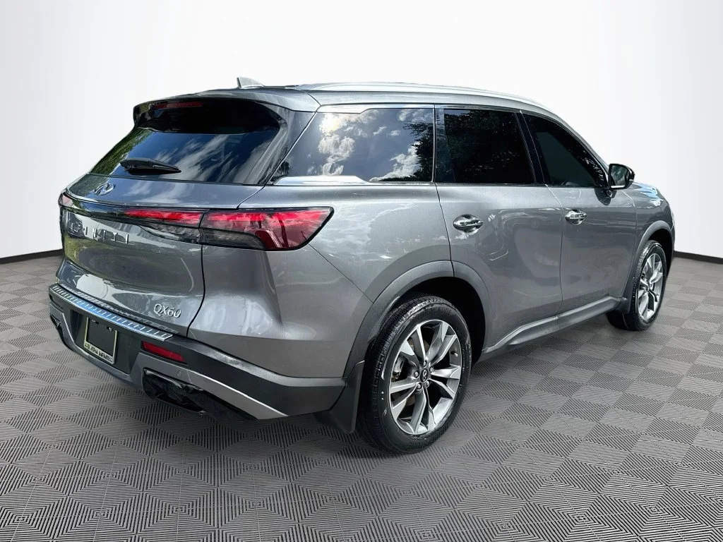 Certified Used 2023 Gray INFINITI LUXE image 6
