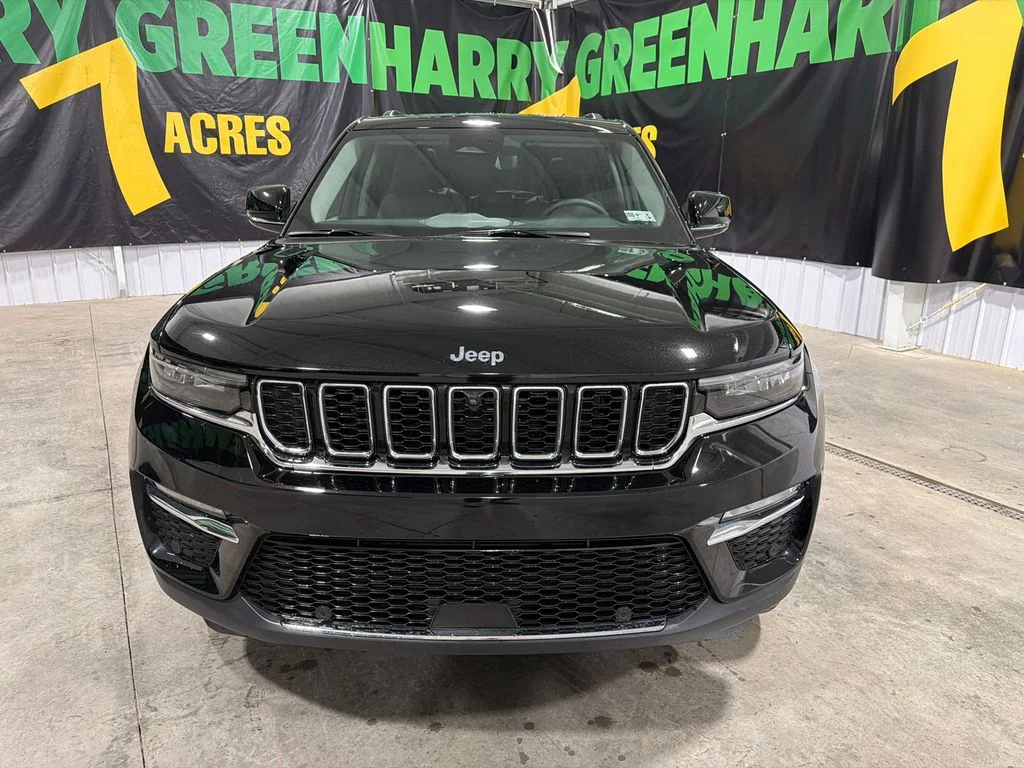 Used 2022 Diamond Black Crystal Pearlcoat Jeep 4xe image 13