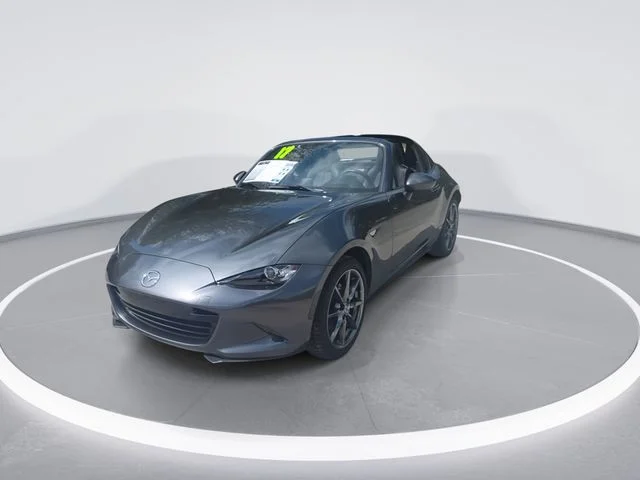 Used 2017  Mazda Grand Touring image 3