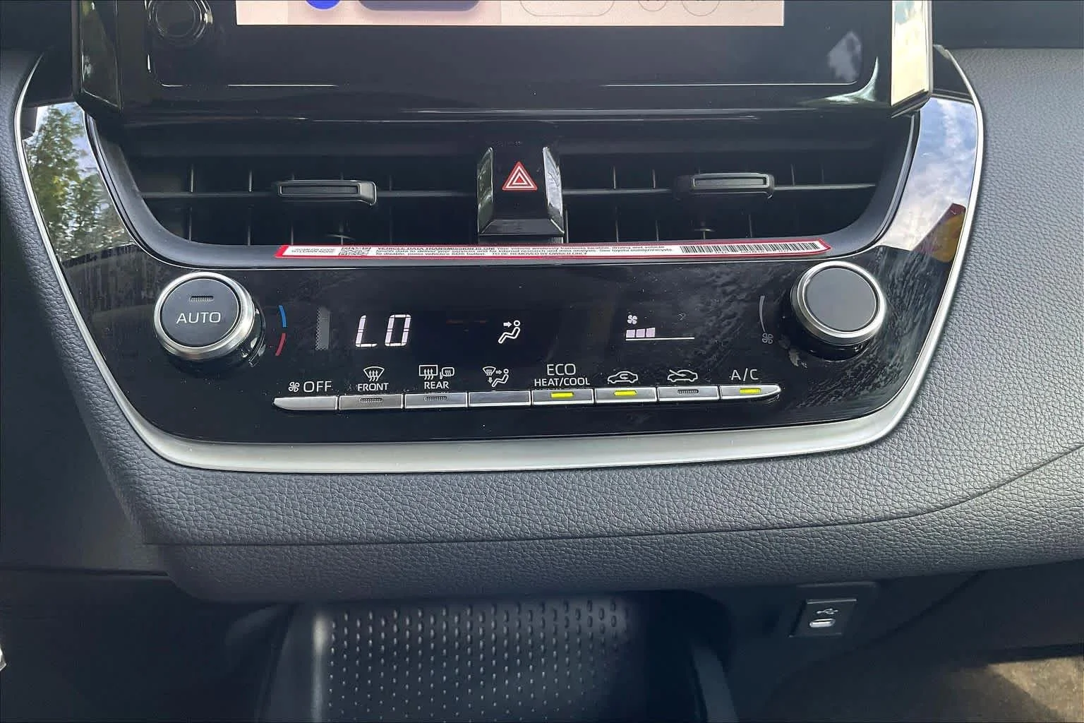 Used 2026 Ice Cap Toyota Hybrid LE image 32
