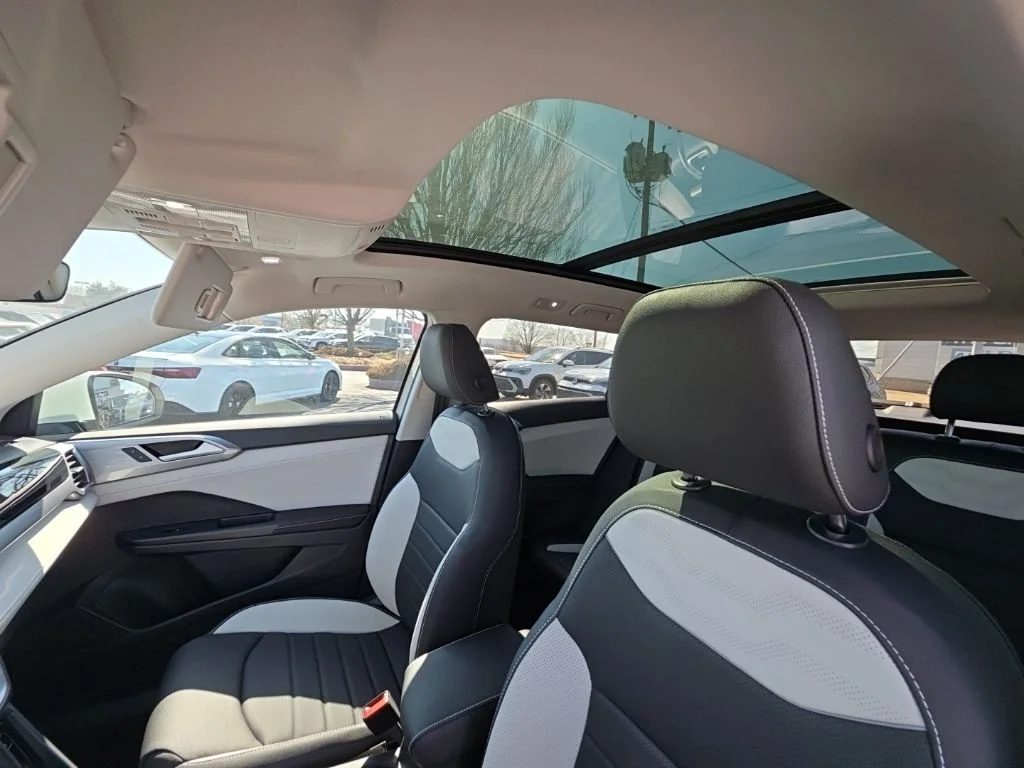 2026 Volkswagen Taos SEL - Photo 13