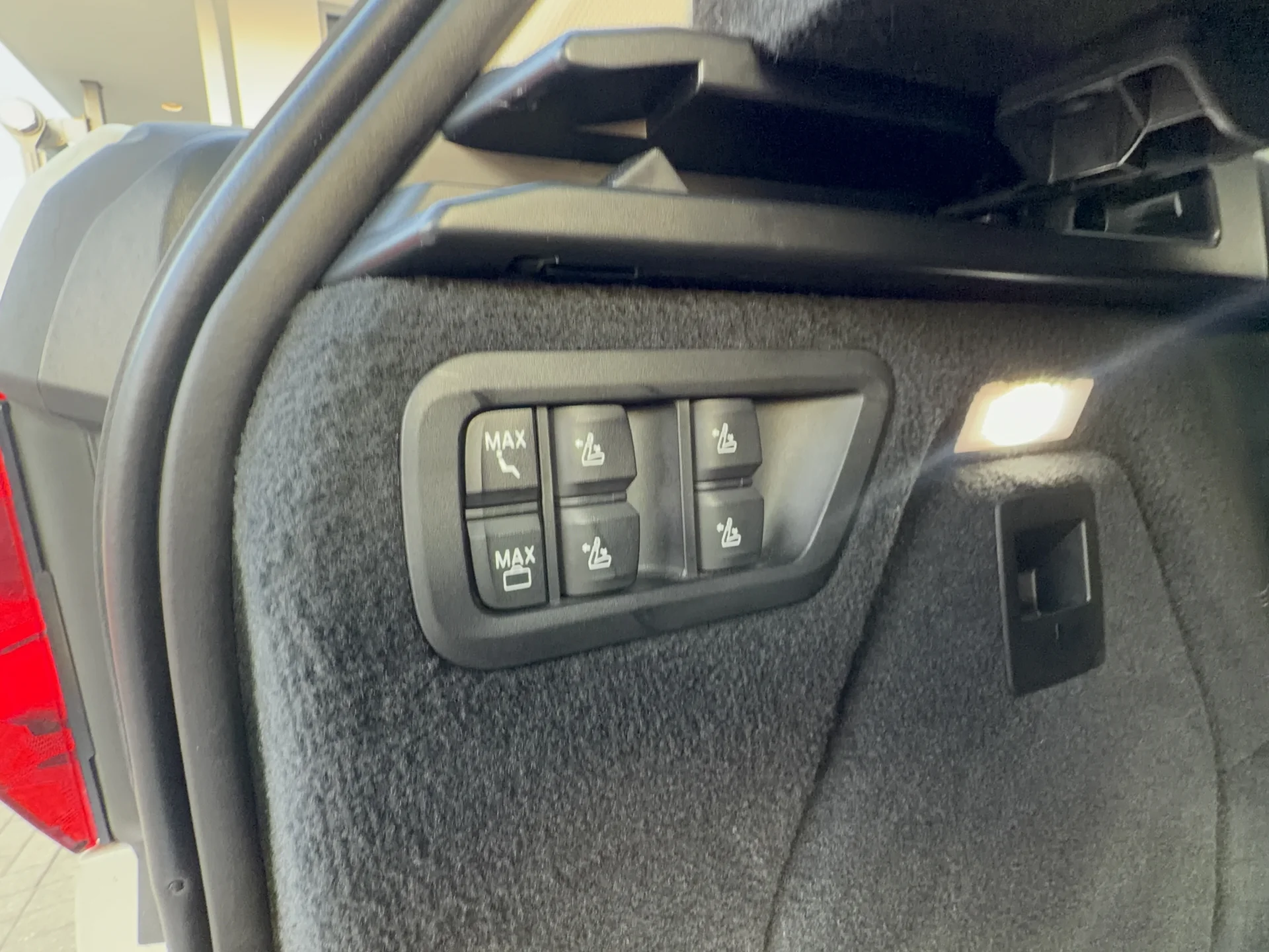 Used 2022 Alpine White BMW xDrive40i image 9