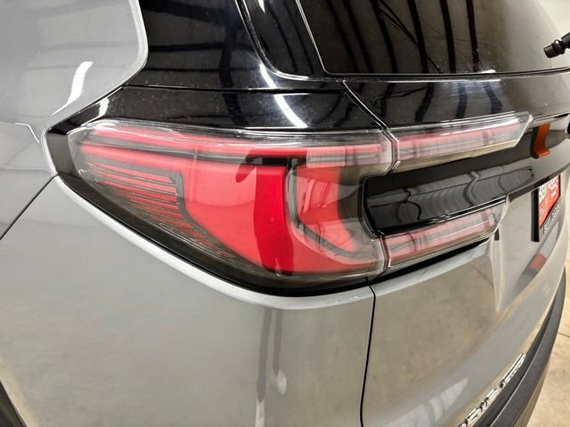 Used 2025 Silver GMC AT4 image 5