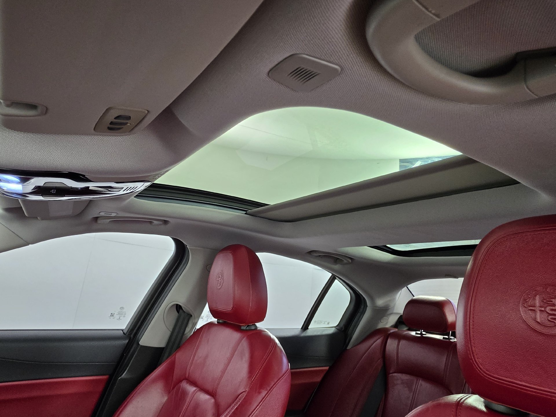 2017 Alfa Romeo Giulia Base - Photo 22
