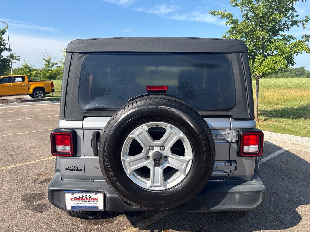 Used 2019 Silver Jeep Sport S image 6