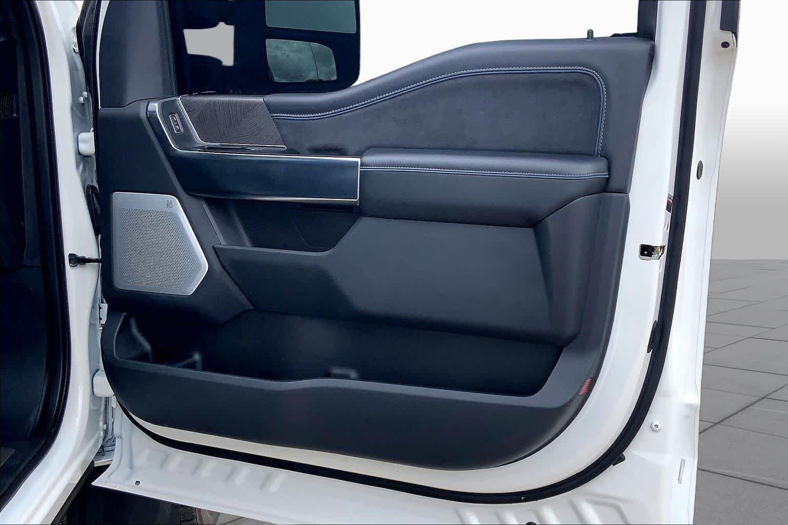 Used 2025 Star White Ford Platinum image 23