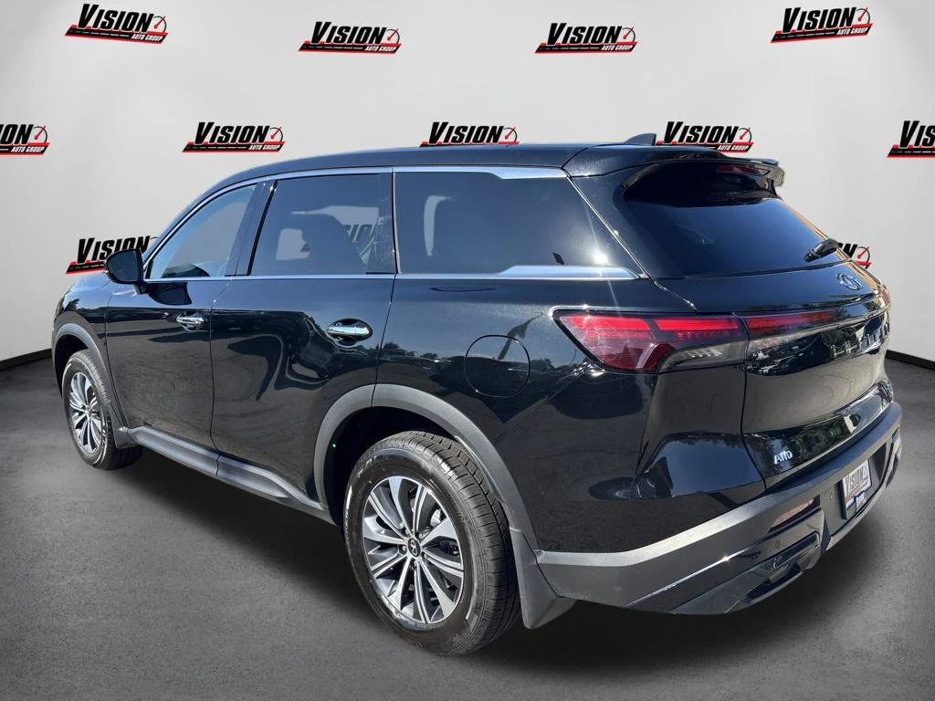 Used 2024 Black INFINITI PURE image 9