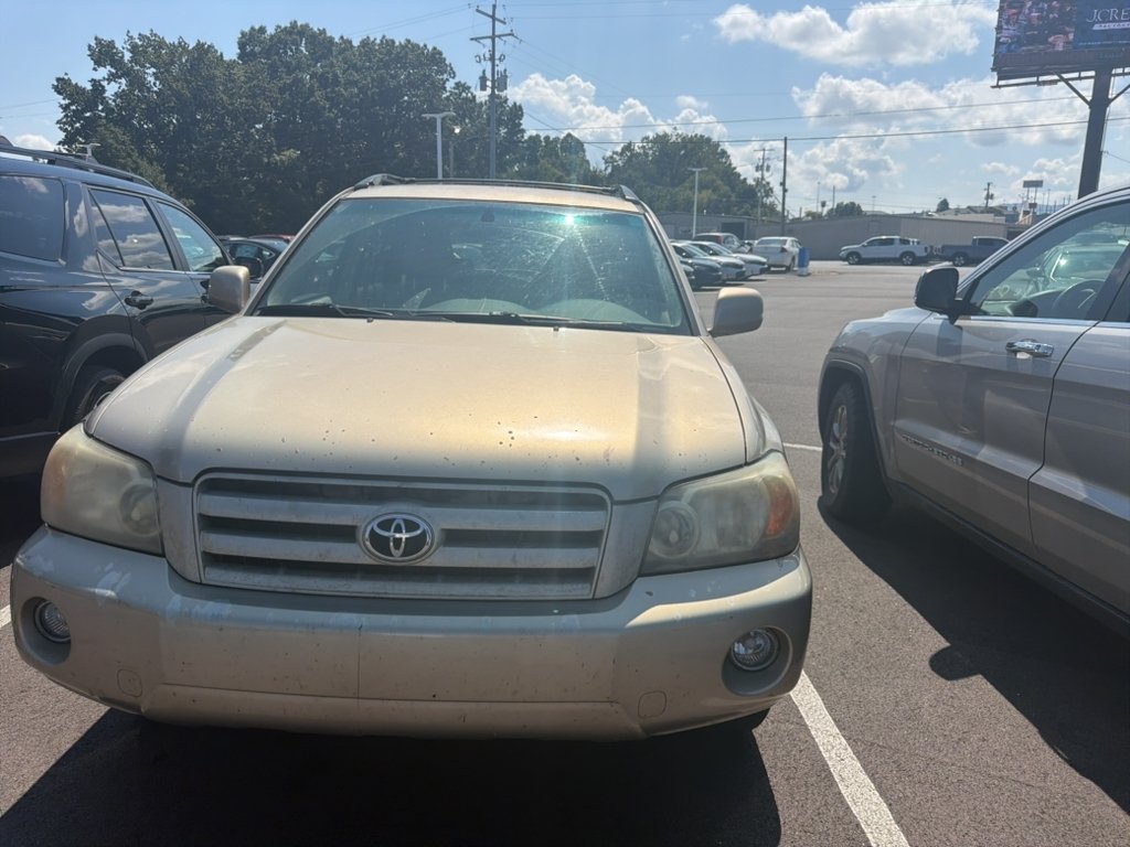 Used 2005 SONORA GOLD PEARL Toyota Limited image 1