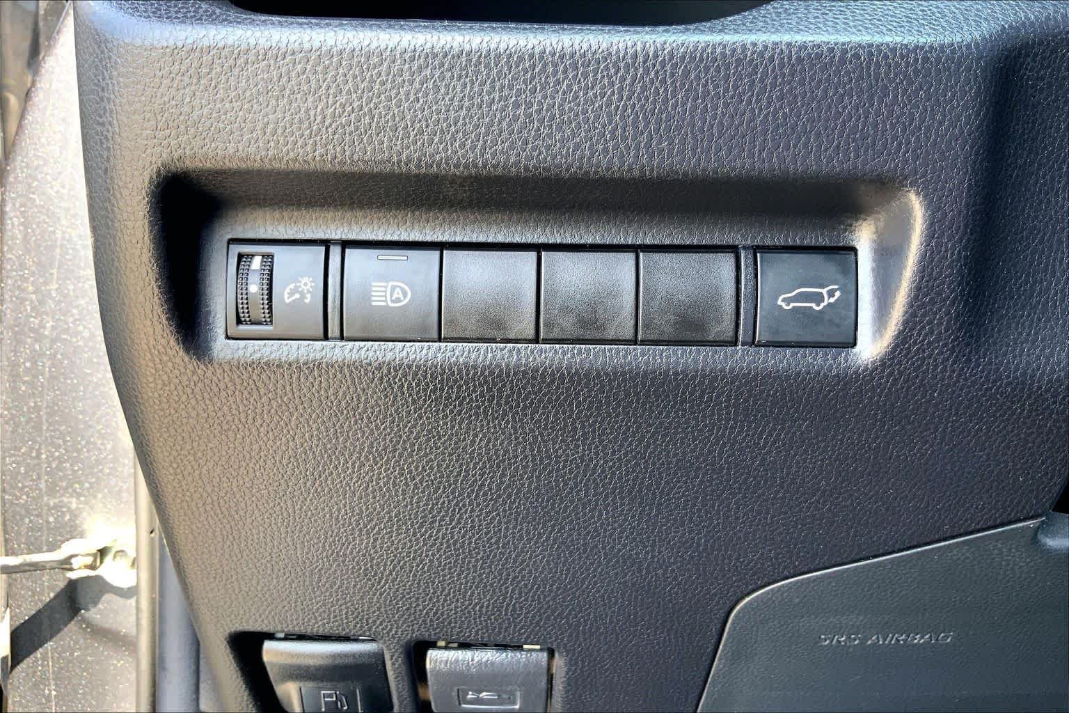 Used 2021 Magnetic Gray Metallic Toyota XLE Premium image 33
