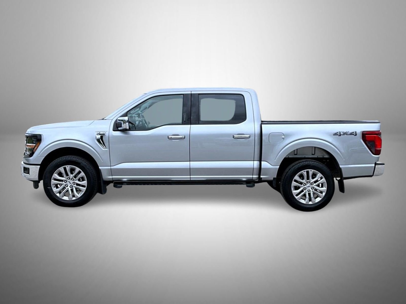 Used 2024 Silver Ford XLT image 8