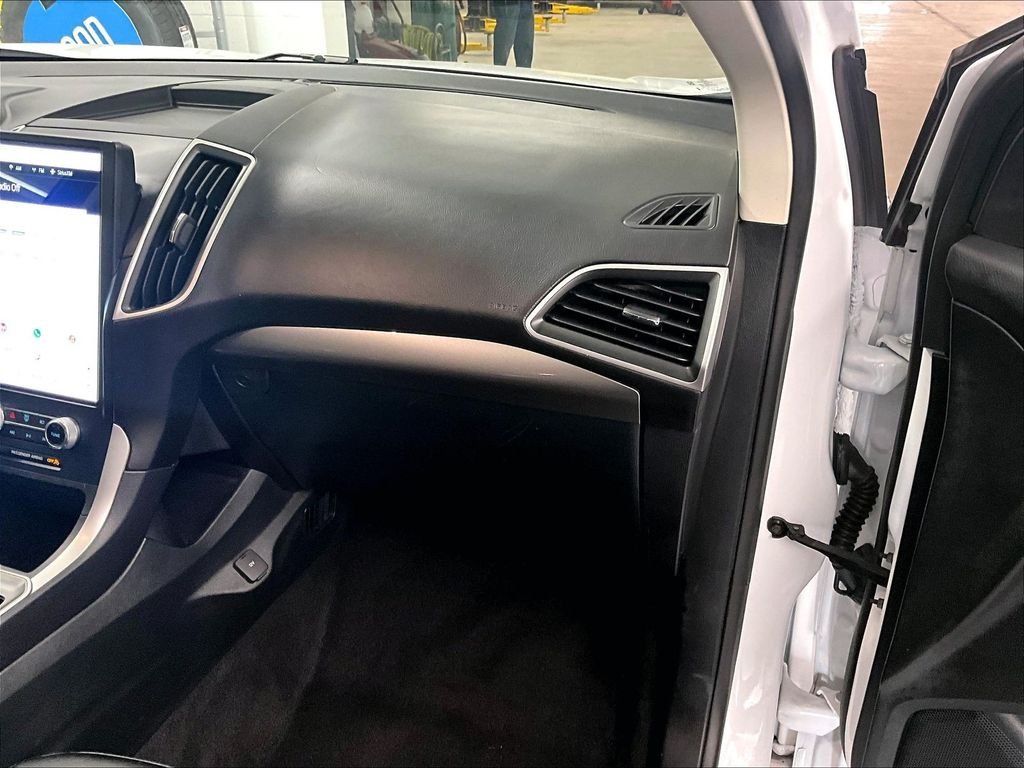 Used 2023 Oxford White Ford SEL image 13