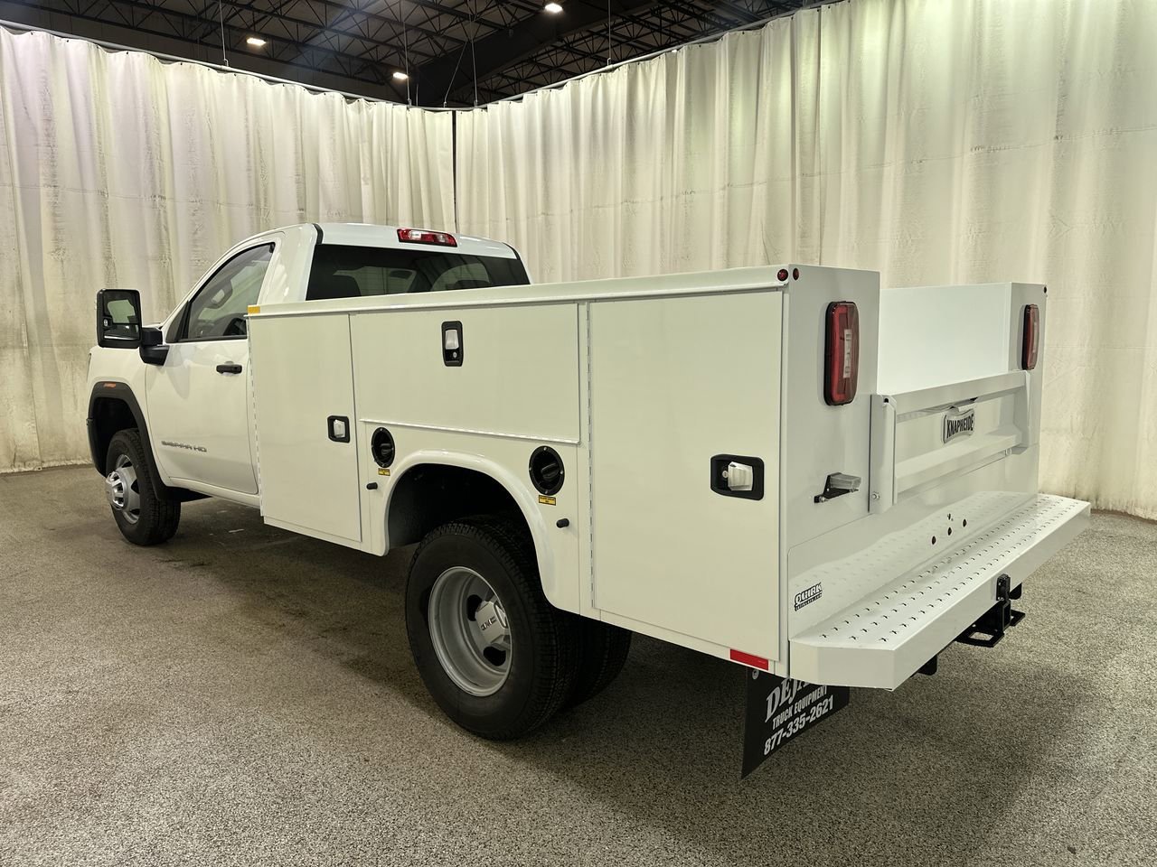 2026 GMC Sierra 3500 Chassis Cab Pro - Photo 9