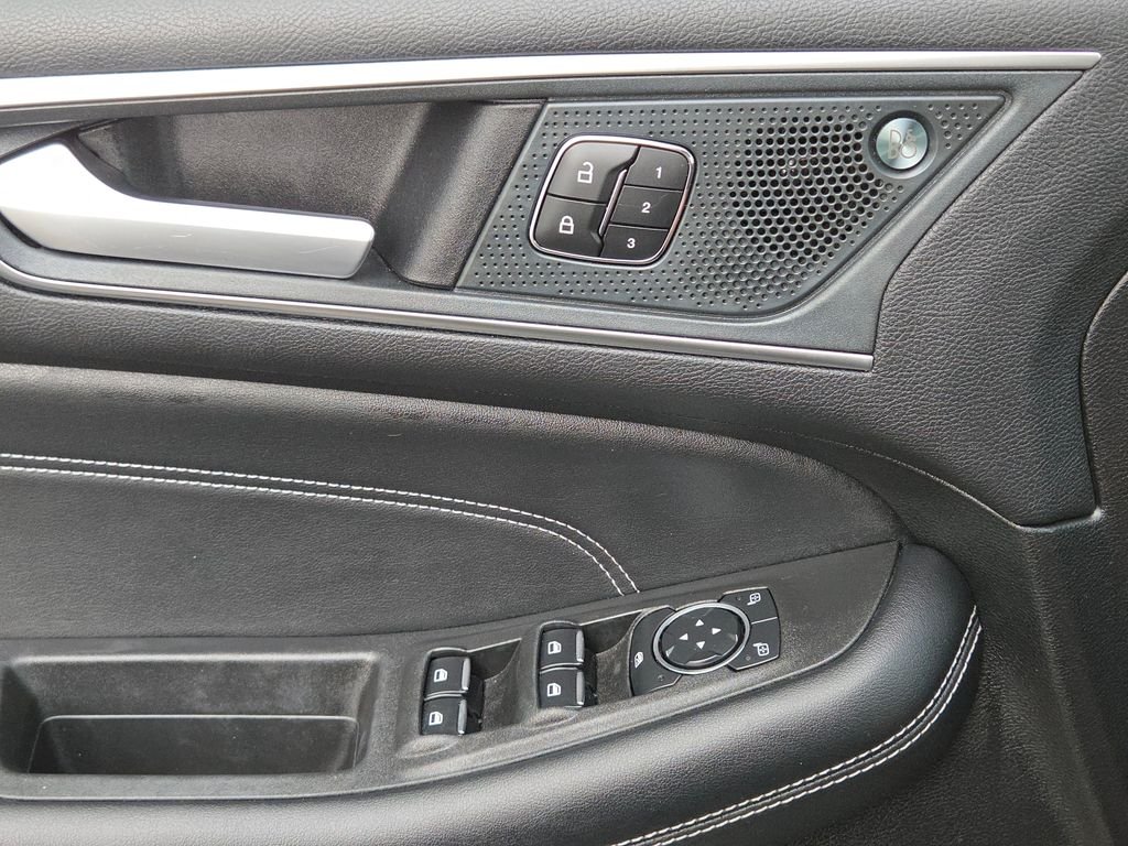 2024 Ford Edge Titanium - Photo 27