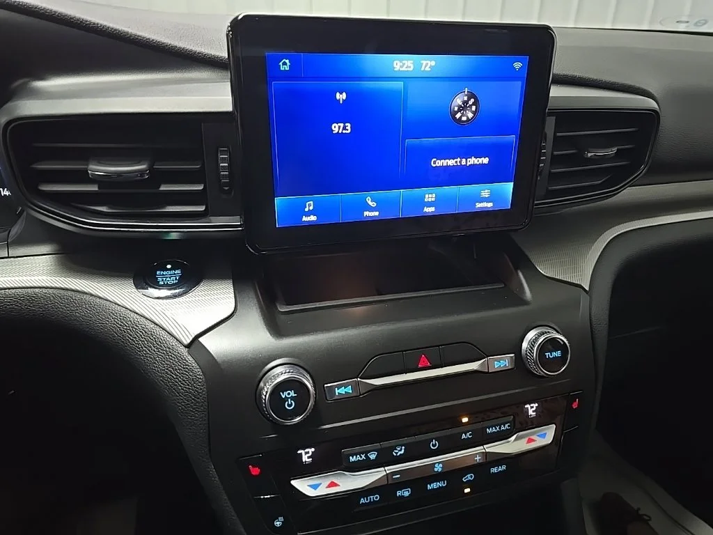 Used 2020 Green Ford XLT image 25