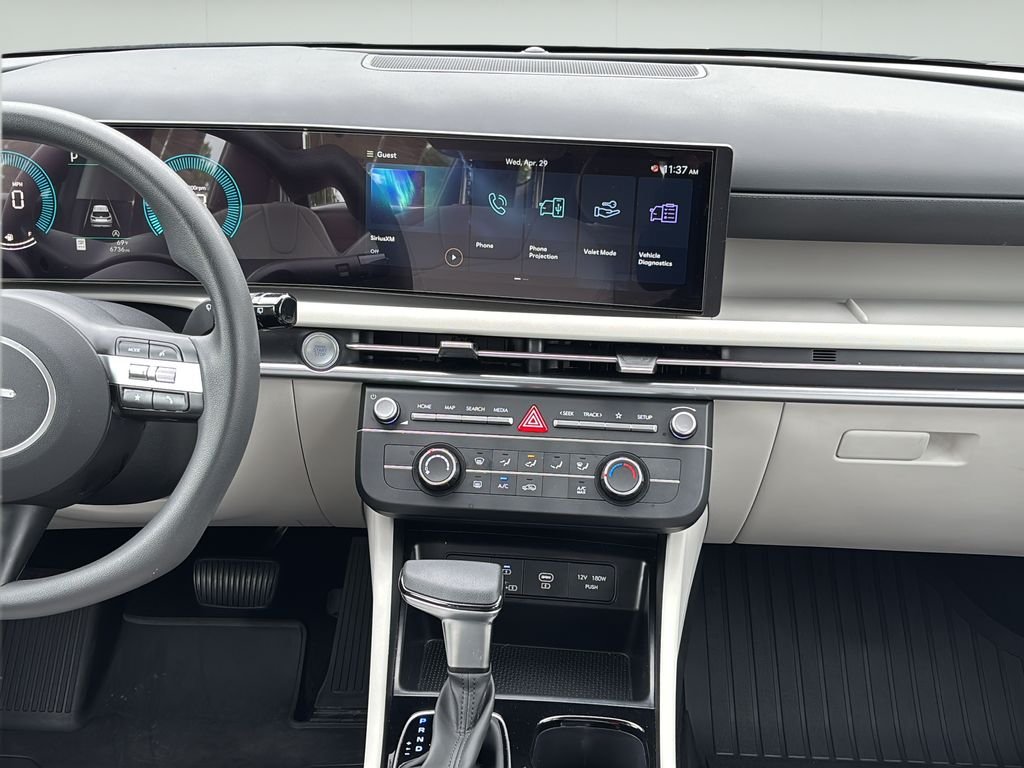 2025 Hyundai Tucson SE - Photo 18