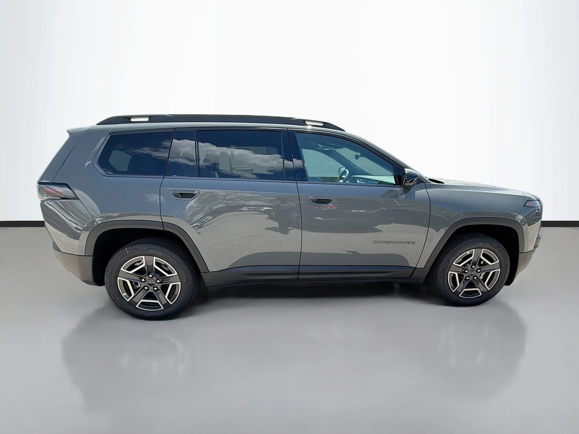 New 2026 Sting-Gray Clear-Coat Exterior Paint Jeep Laredo image 3