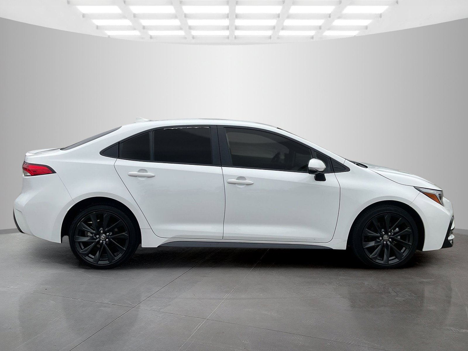 Certified Used 2026 Ice Toyota Hybrid SE image 6
