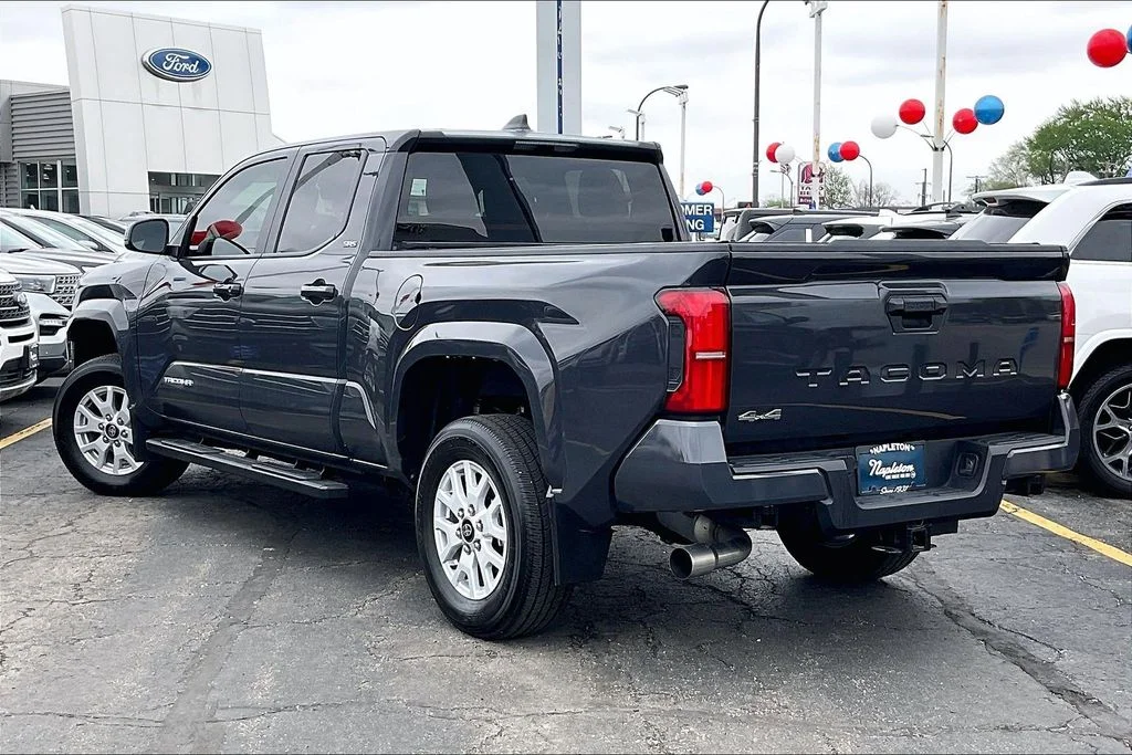 Used 2024  Toyota SR5 image 9