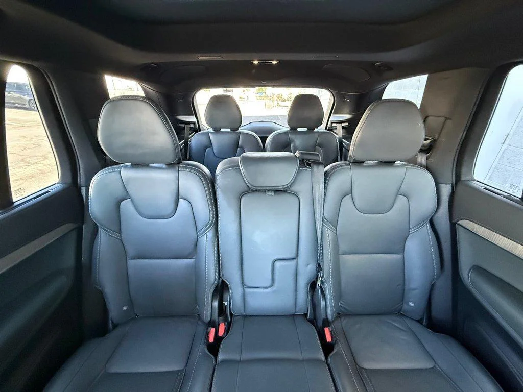 Used 2021 Birch Light Metallic Volvo INSCRIPTION image 25