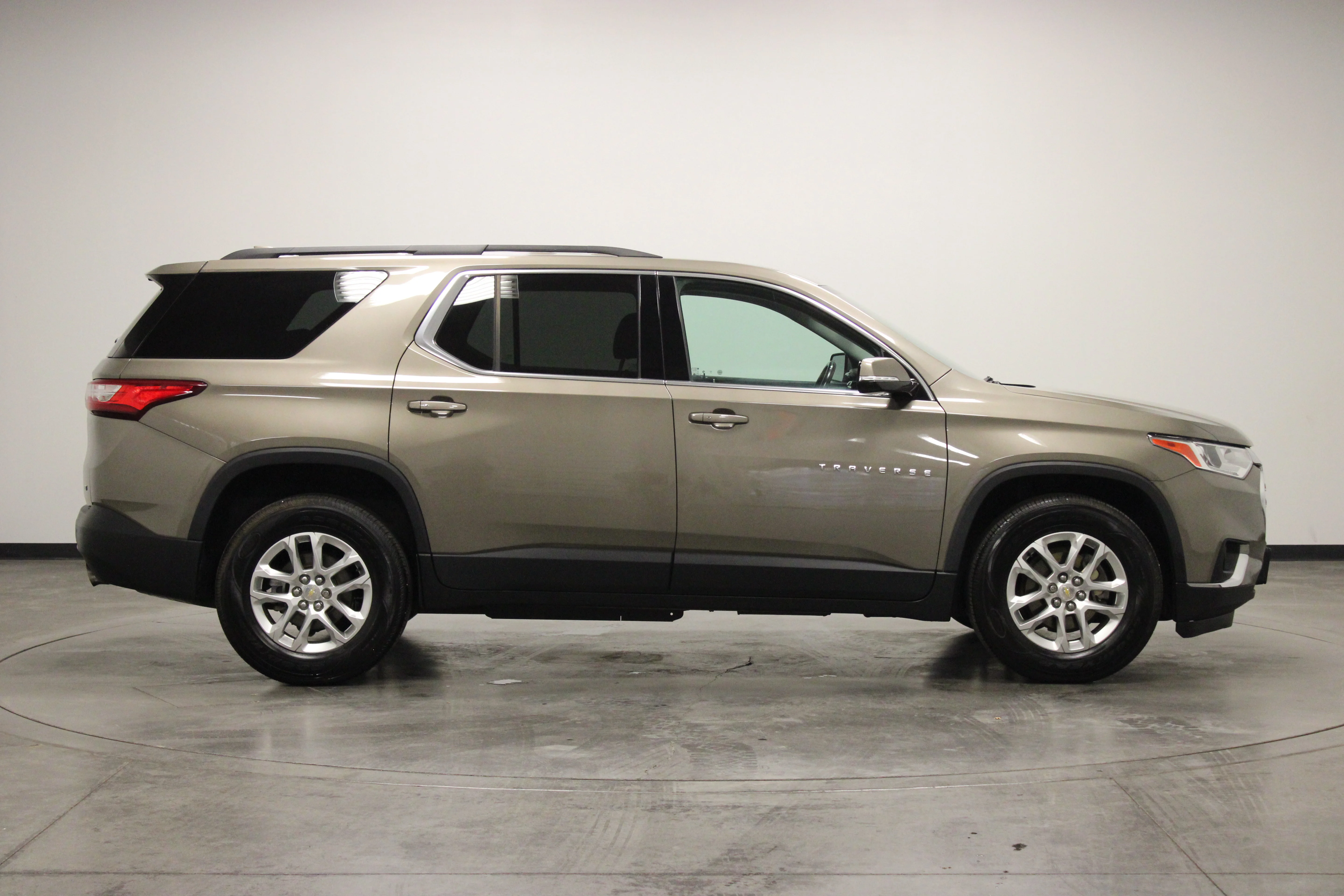 Used 2020 Stone Gray Metallic Chevrolet LT image 9