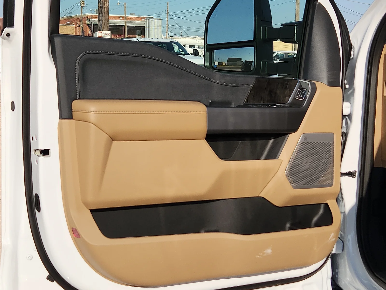 New 2026 Oxford White Ford Lariat image 14