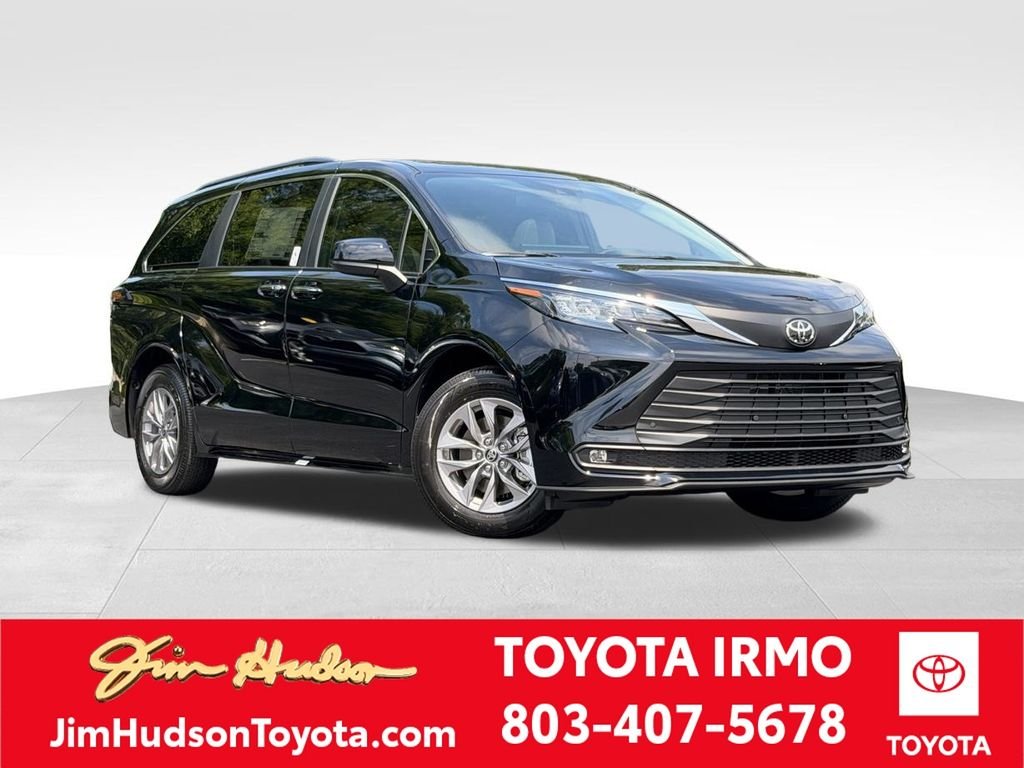 2026 Toyota Sienna XLE 8-Passenger Hybrid FWD's photo