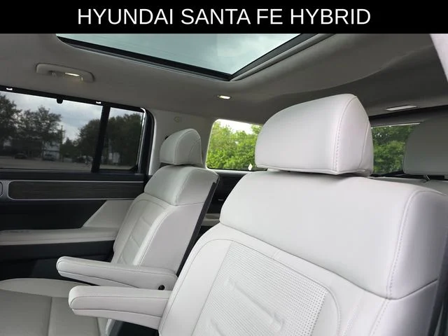 Used 2025 White Hyundai Calligraphy image 19