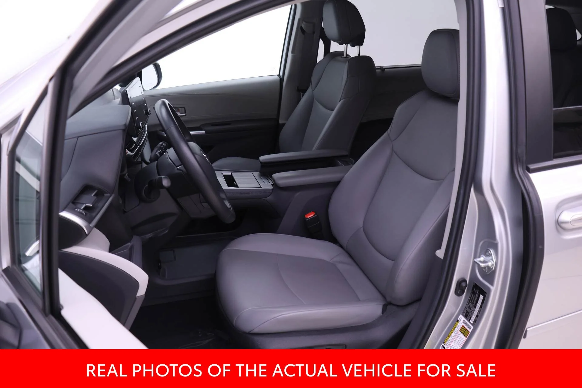Certified Used 2022 Silver Toyota XLE image 4