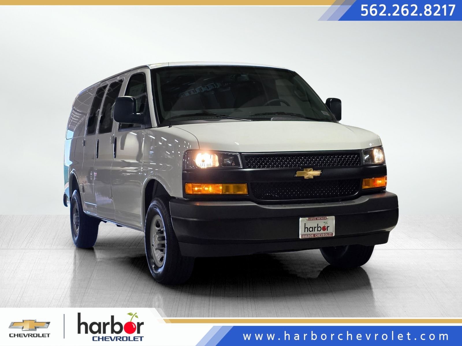 2026 Chevrolet Express 3500 Work Van HD's photo