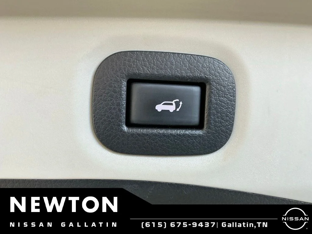 Used 2020 Brilliant Silver Metallic Nissan SV image 18