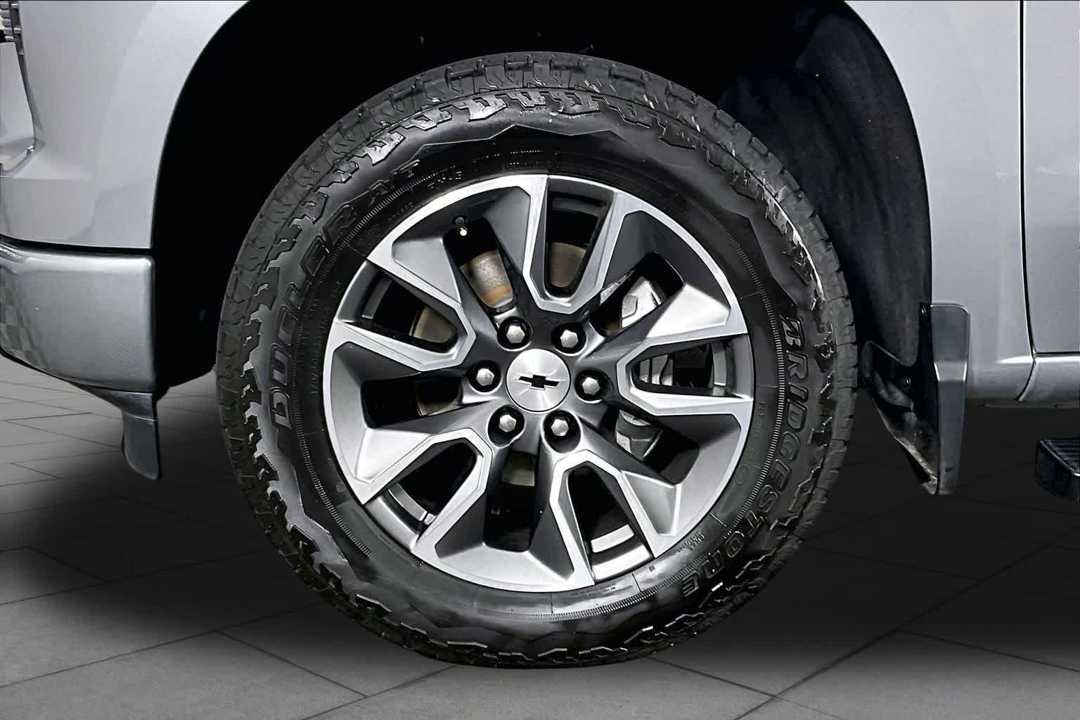 Used 2024 Sterling Gray Metallic Chevrolet RST image 21