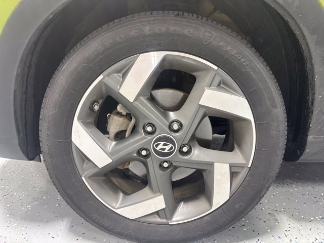 Used 2023 Green Hyundai SEL image 11