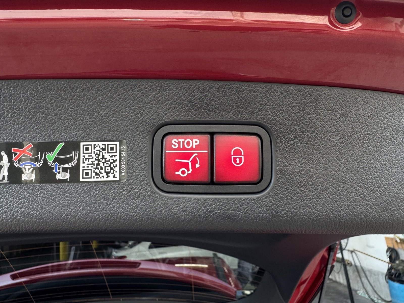 New 2026 MANUFAKTUR Patagonia Red Metallic Mercedes-Benz GLC 300 image 46