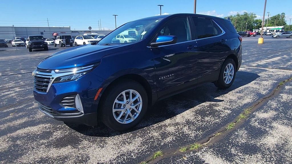 Used 2022 Blue Chevrolet LT image 4