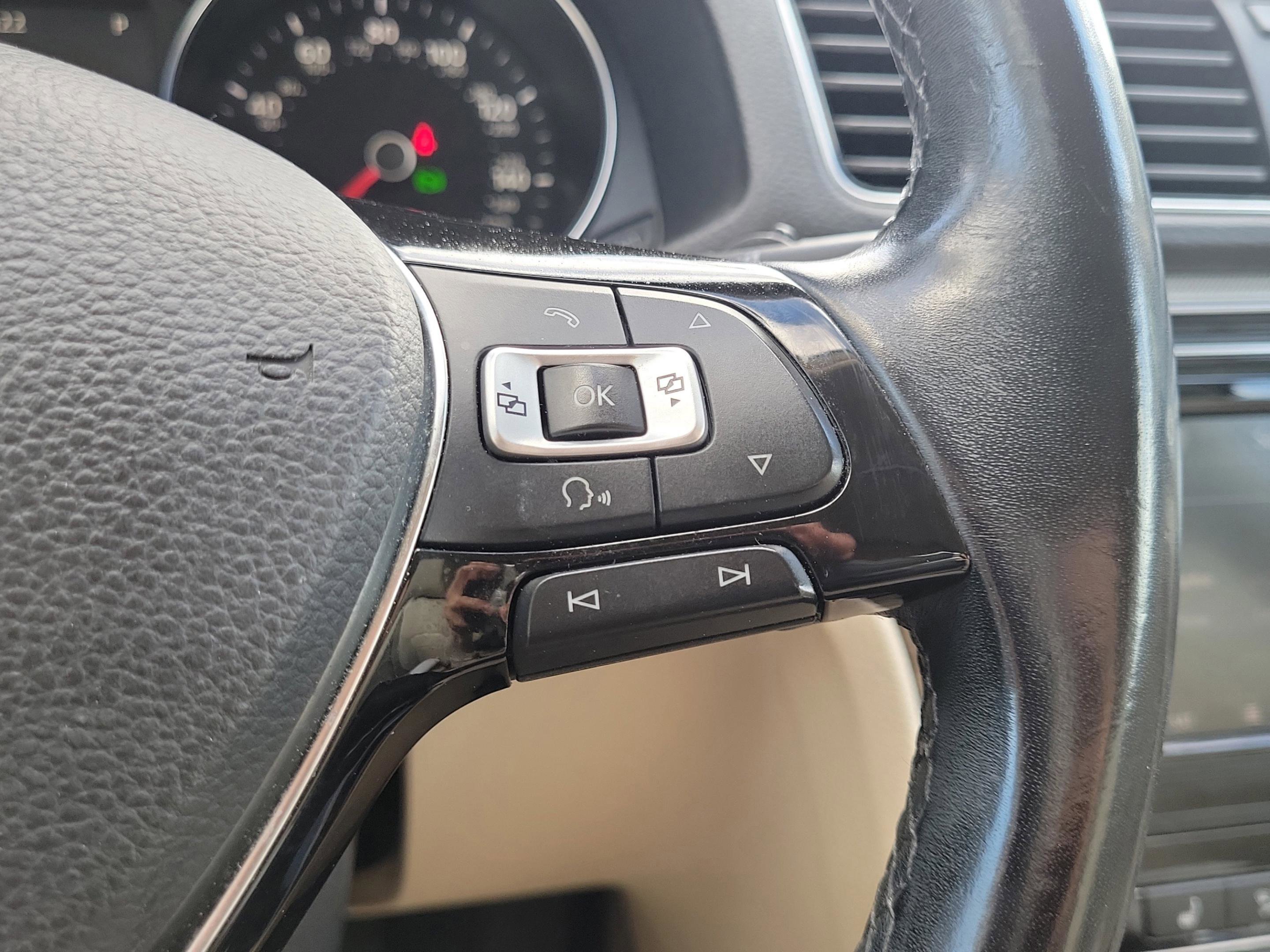 Used 2017  Volkswagen 1.8T SE w/Technology image 20