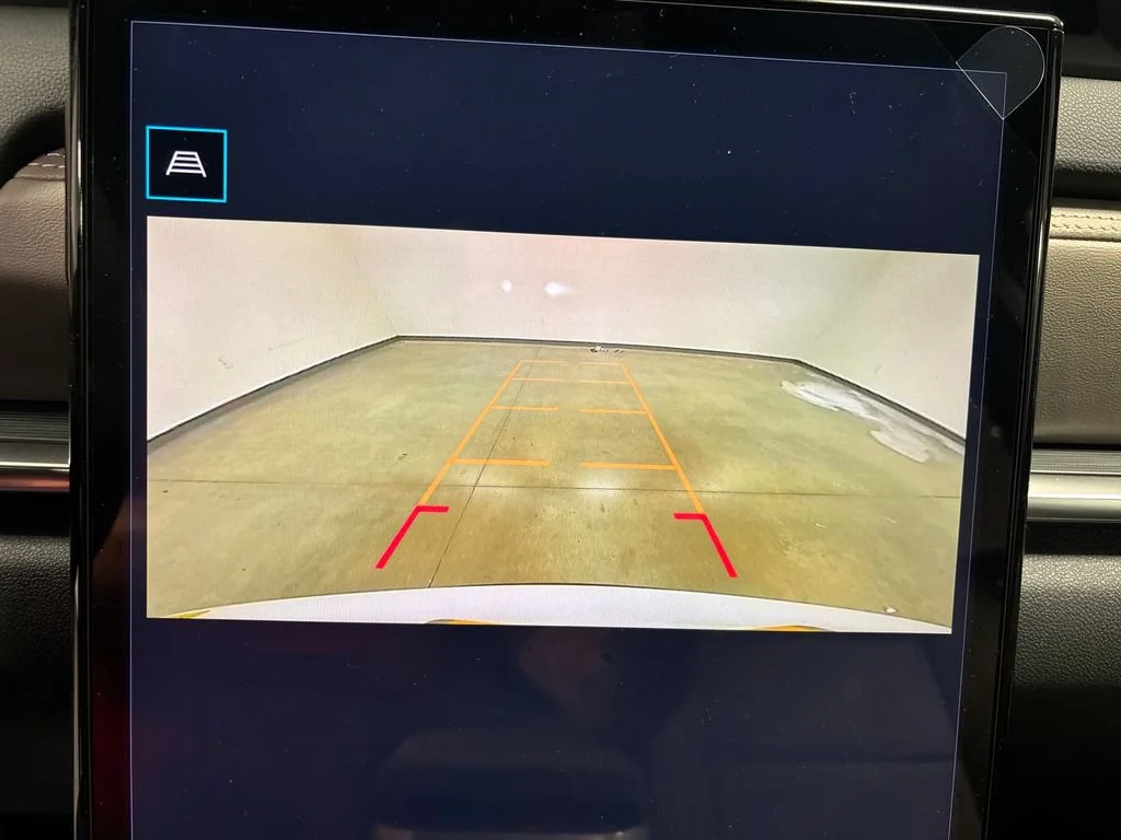 New 2027 Summit White GMC Elevation image 38