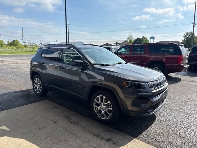 Used 2022 Gray Jeep Latitude Lux image 8