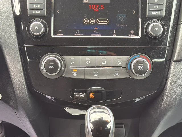 Used 2020 Gray Nissan S image 20